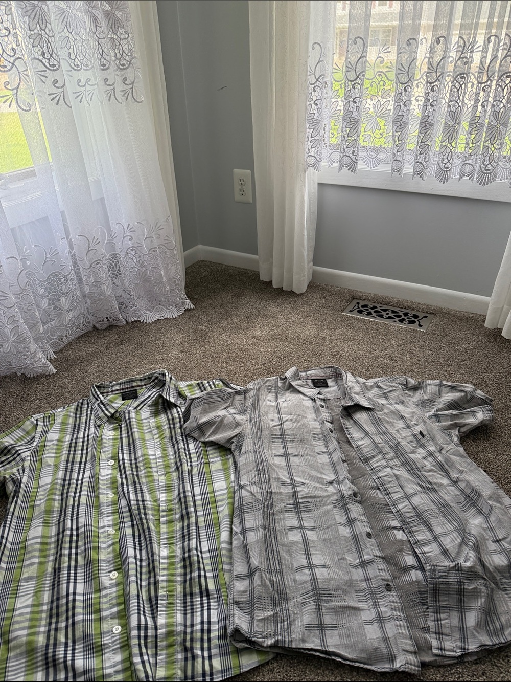Quiksilver Green and Gray Plaid Short-Sleeve Button-Up Shirt